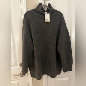 NWT H&M oversized turtleneck sweater. Dark gray size XXL